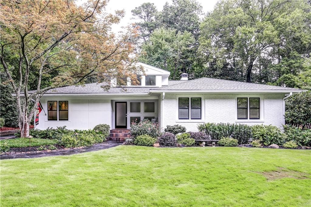 4 bedroom, 2,796 sq ft single family residence sold at 1374 Harvard Road, Atlanta, GA 30306