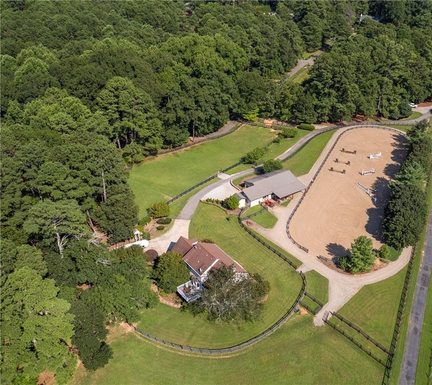 4 bedroom, 2,400 sq ft single family residence sold at 13200 Bethany Road, Milton, GA 30009