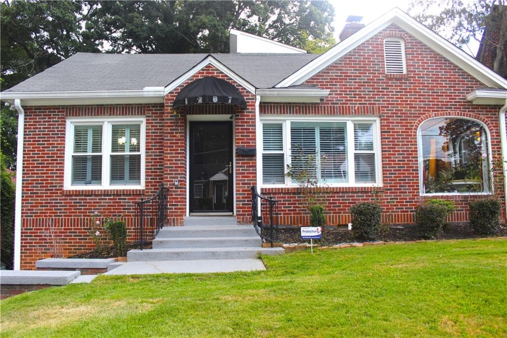 4 bedroom, 3,862 sq ft single family residence sold at 1287 Beecher Street, Atlanta, GA 30310