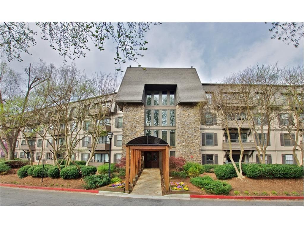 1 bedroom, 816 sq ft condominium sold at 1212 Highland Bluff Drive 212, Atlanta, GA 30339