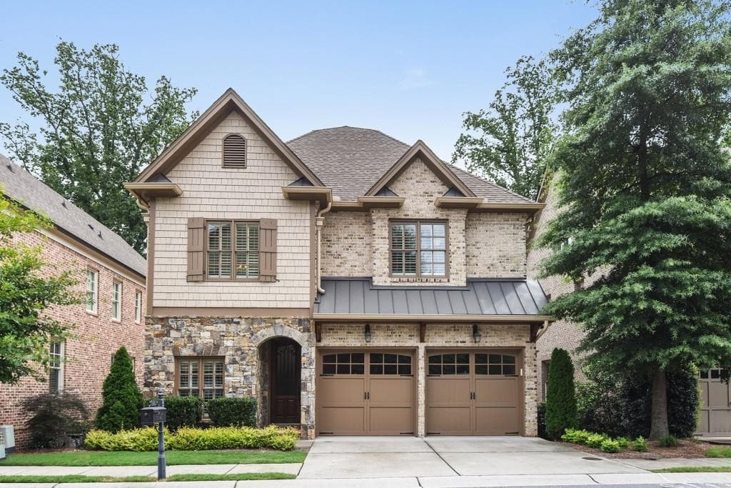 6 bedroom, 6,257 sq ft single family residence sold at 34 High Top Circle, Sandy Springs, GA 30328