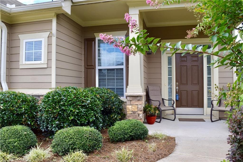 3 bedroom, 1,988 sq ft single family residence sold at 4715 Madison Hollow Lane, Cumming, GA 30040
