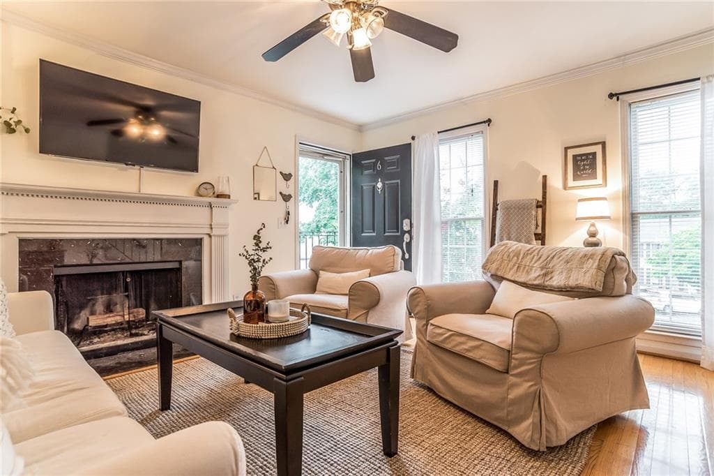 2 bedroom, 1,020 sq ft condominium sold at 1101 Collier Road G6, Atlanta, GA 30318