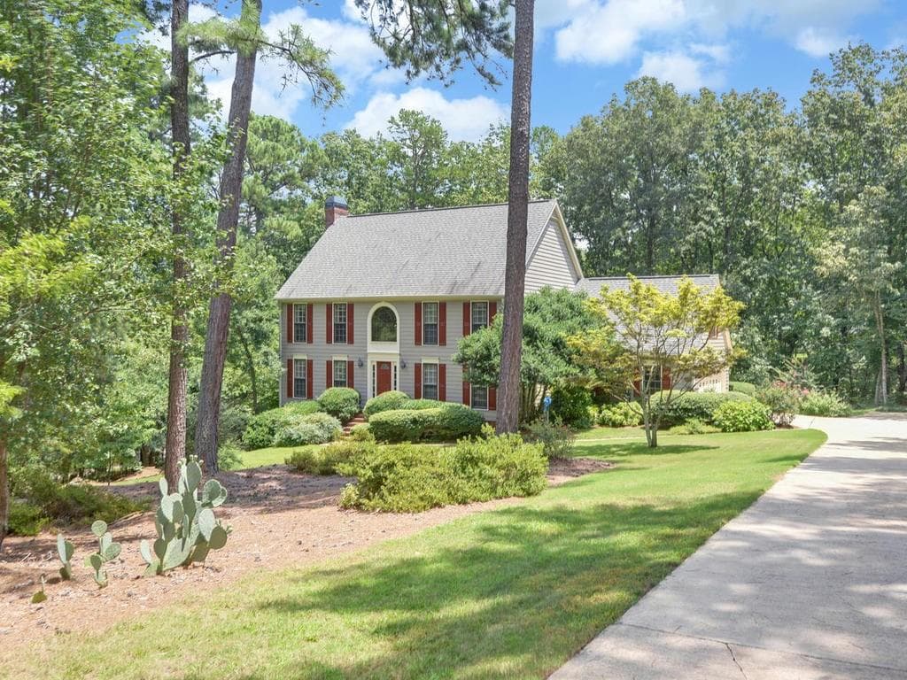 3 bedroom, 2,600 sq ft single family residence sold at 82 CEDAR BLUFF, Winder, GA 30680