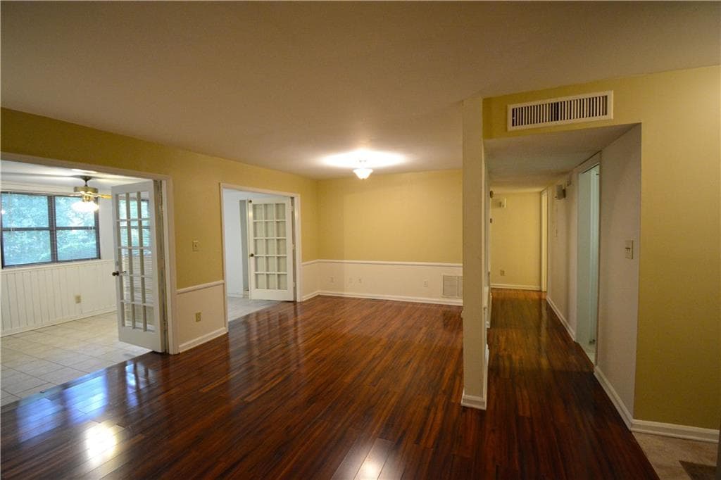 1 bedroom, 950 sq ft condominium sold at 82 La Rue Place 82, Atlanta, GA 30327