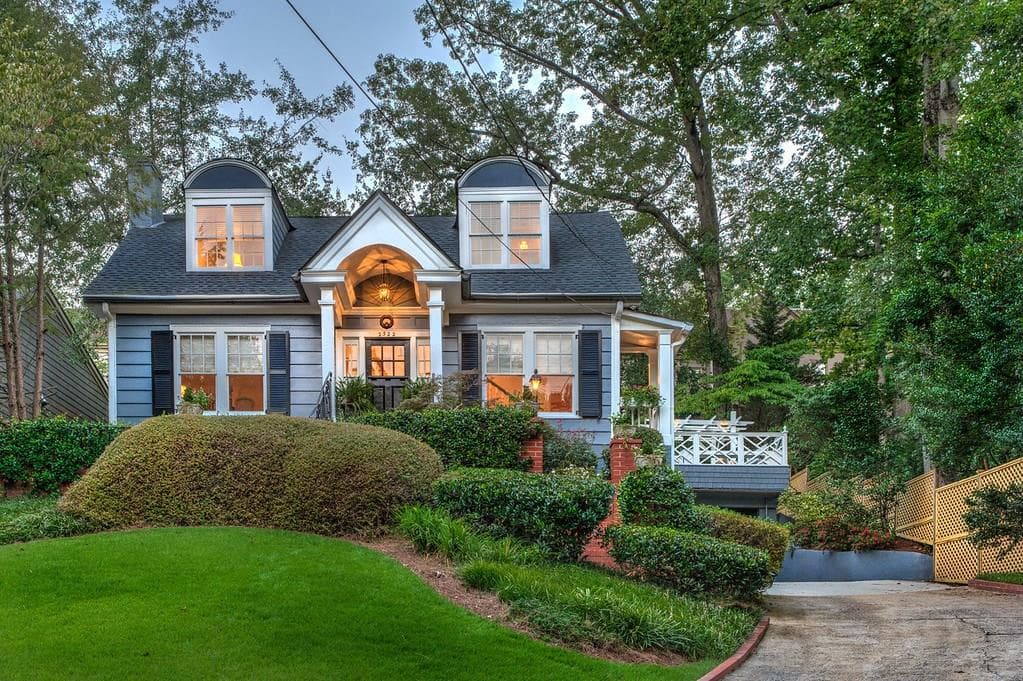 3 bedroom, 2,735 sq ft single family residence sold at 2522 Parkside Drive, Atlanta, GA 30305