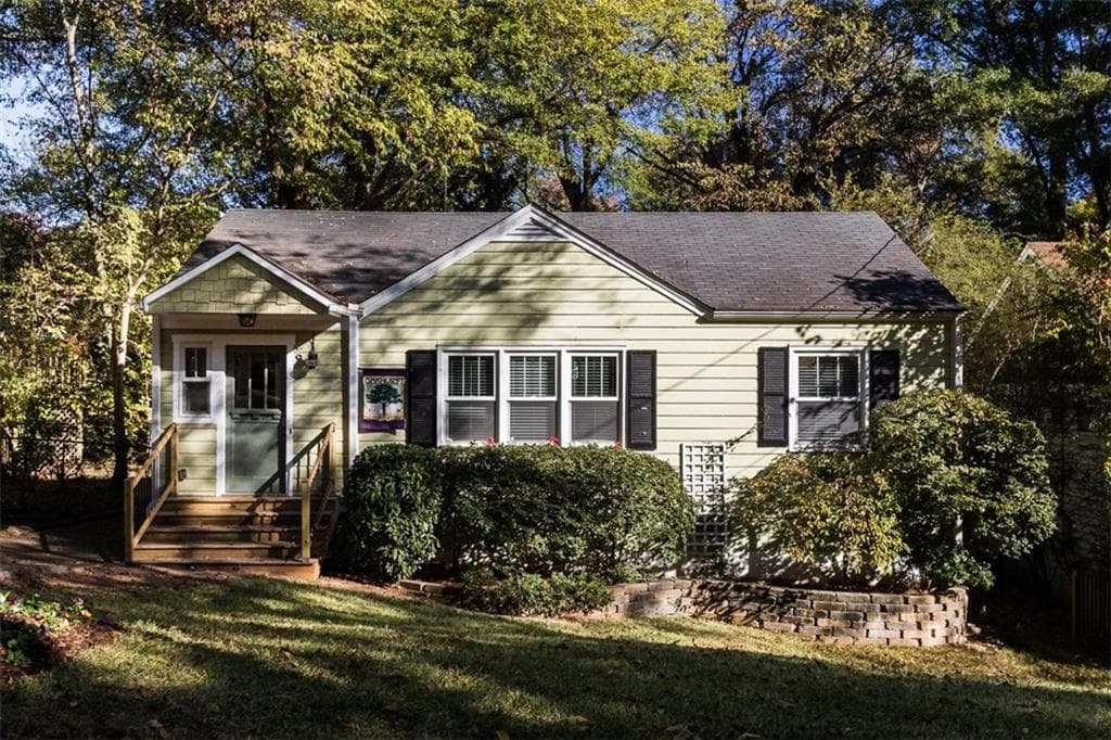 3 bedroom, 1,236 sq ft single family residence sold at 308 Greenwood Avenue, Decatur, GA 30030