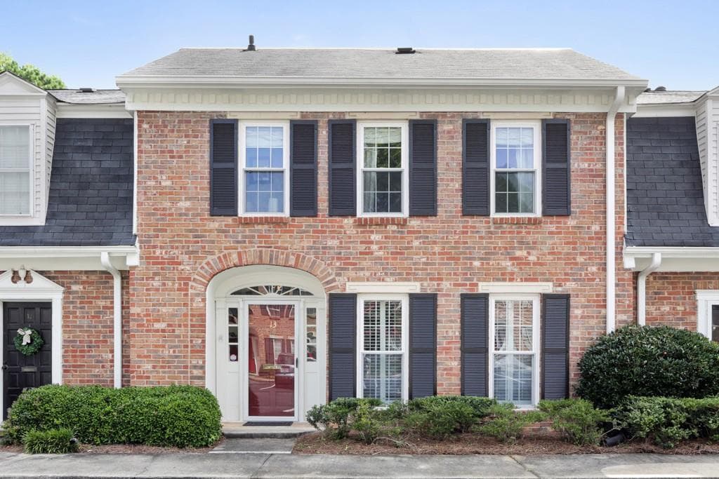 3 bedroom, 1,560 sq ft condominium sold at 13 Palace Green Place 13, Atlanta, GA 30318
