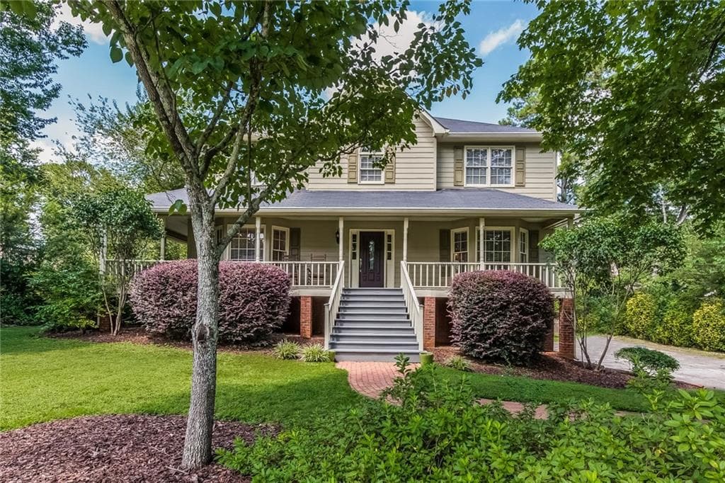4 bedroom, 3,136 sq ft single family residence sold at 4491 Quarter Horse Drive, Roswell, GA 30075