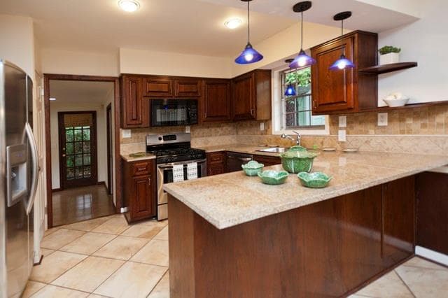 2915 Harcourt Drive, Decatur, GA 30033 — most recent listing photo