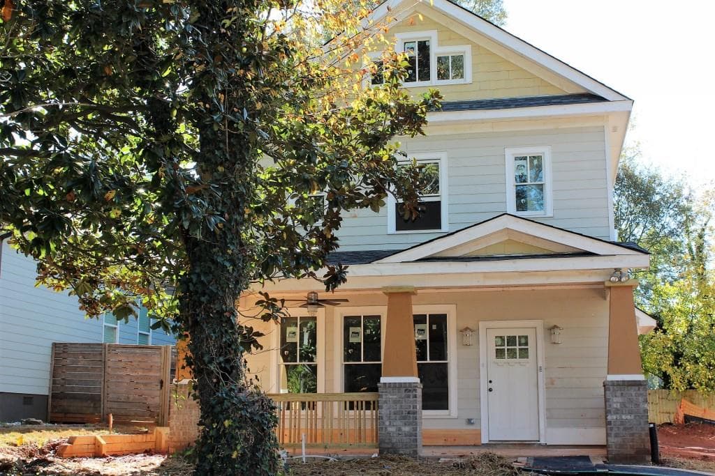 3 bedroom, 1,892 sq ft single family residence sold at 2821 Lincoln Drive, Decatur, GA 30033