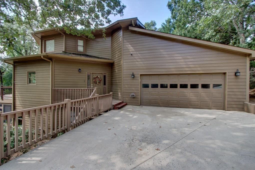 7270 Collins Drive, Cumming, GA 30041 — most recent listing photo