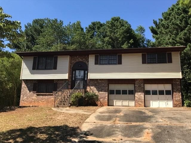 4 bedroom, 2,193 sq ft single family residence sold at 4670 Wendover Drive, Stone Mountain, GA 30083