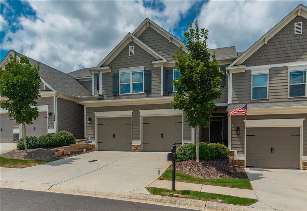 3 bedroom, 2,111 sq ft townhouse sold at 3434 Castleberry Village Circle 44, Cumming, GA 30040