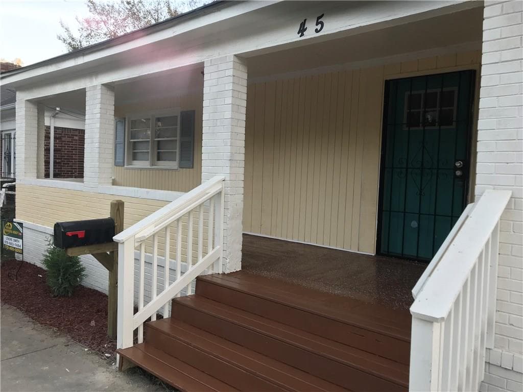 3 bedroom, 1,212 sq ft single family residence sold at 456 Mary Street, Atlanta, GA 30310