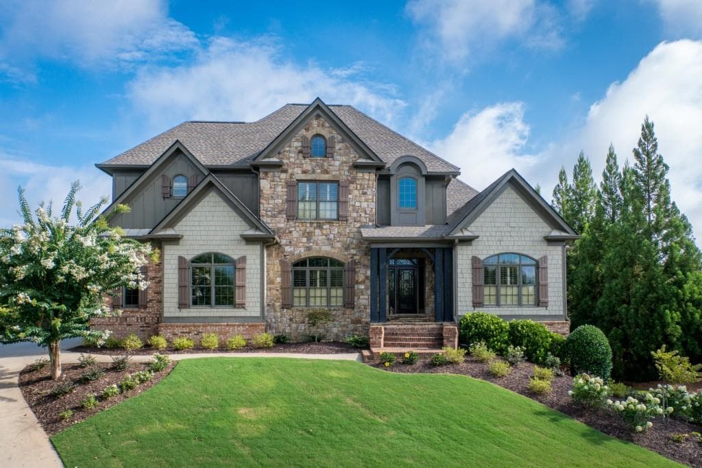 7 bedroom, 5,271 sq ft single family residence sold at 3725 Richmond Hill Court, Cumming, GA 30040
