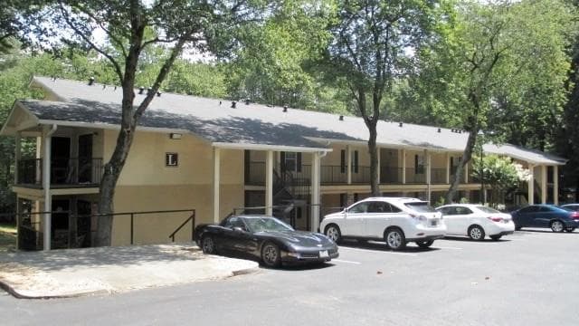 1 bedroom, 794 sq ft condominium sold at 1150 Collier Road L11, Atlanta, GA 30318