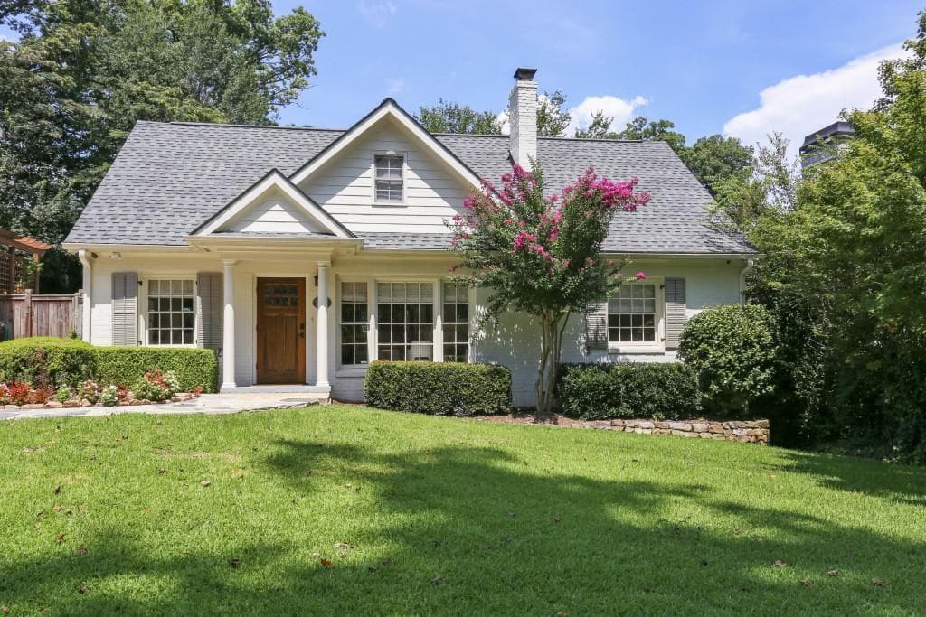 3 bedroom, 1,928 sq ft single family residence sold at 1134 Spring Valley Lane, Atlanta, GA 30306