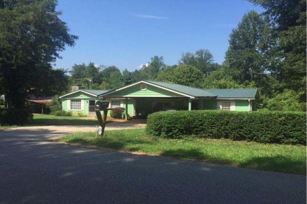 2 bedroom, 1,944 sq ft single family residence sold at 604 Tanners Bridge Circle, Bethlehem, GA 30620