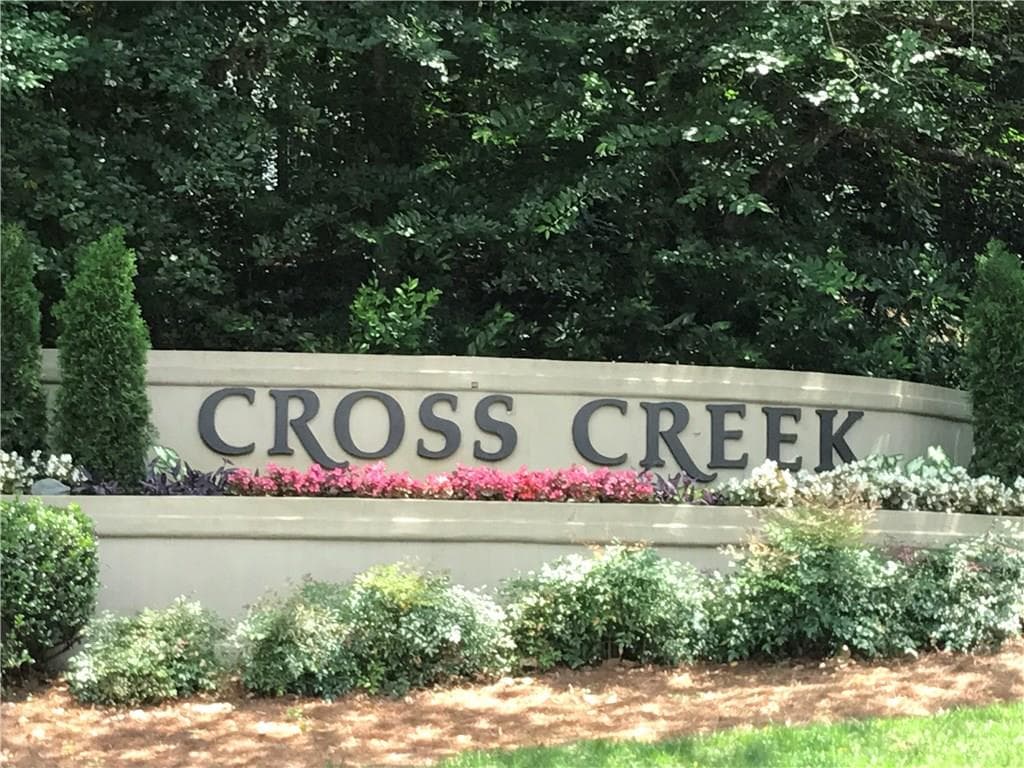 1 bedroom, 414 sq ft condominium sold at 64 NW Chaumont Square, Atlanta, GA 30327