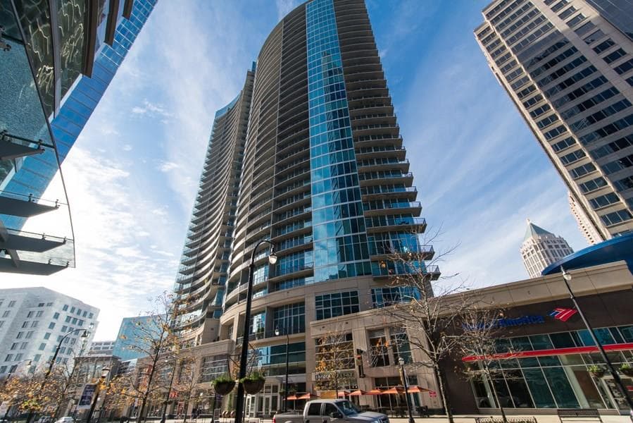 2 bedroom, 1,505 sq ft condominium sold at 1080 Peachtree Street 3003, Atlanta, GA 30309