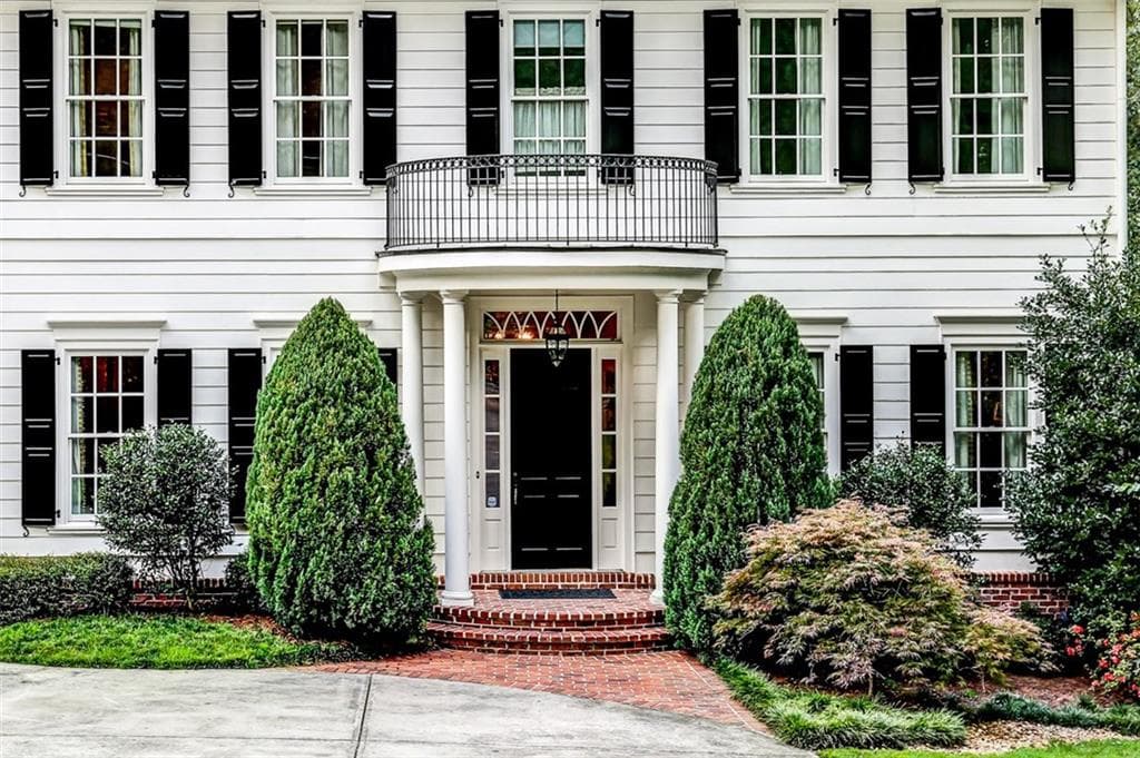 5 bedroom, 7,245 sq ft single family residence sold at 2680 Dellwood Drive, Atlanta, GA 30305