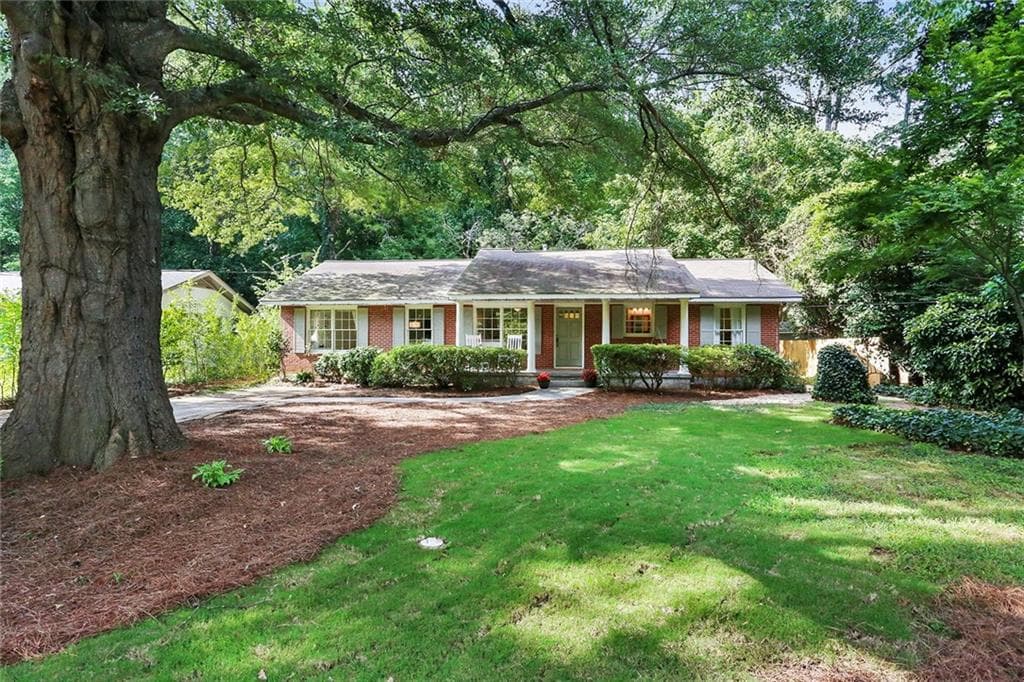 2386 Hunting Valley Drive, Decatur, GA 30033 — most recent listing photo