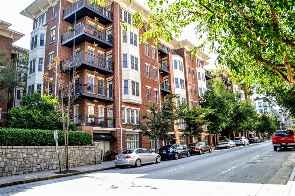 2 bedroom, 1,704 sq ft condominium sold at 850 Piedmont Avenue 3319, Atlanta, GA 30308