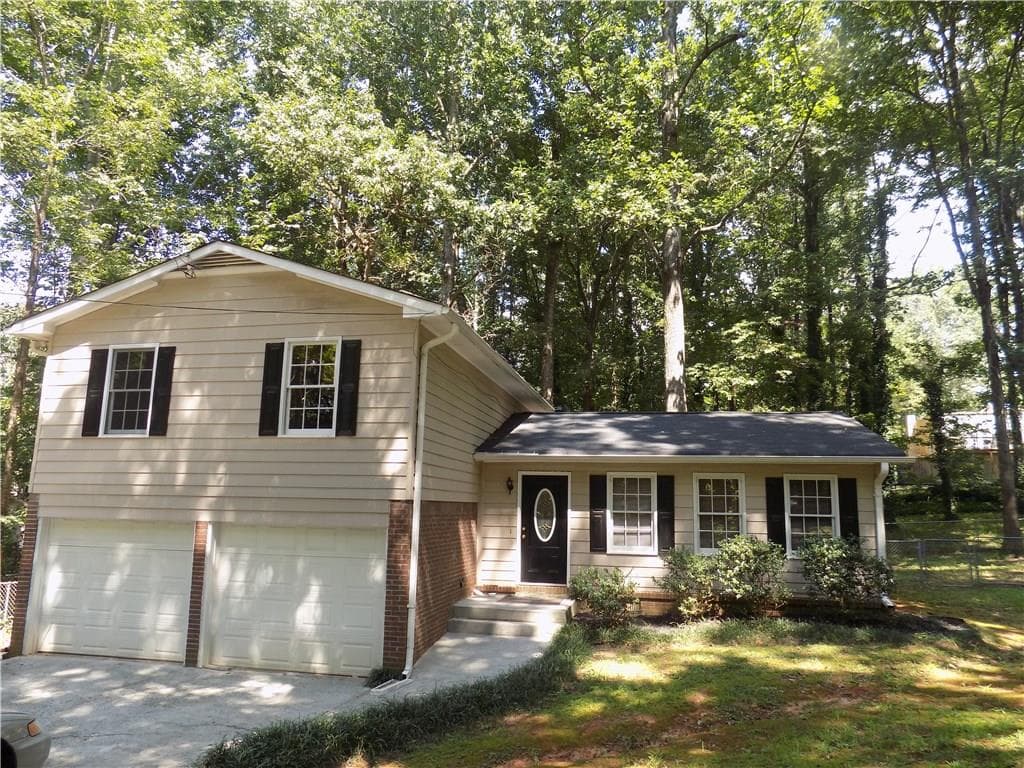 924 Camp Creek Drive, Lilburn, GA 30047 — most recent listing photo