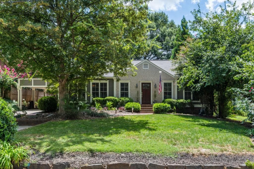 3 bedroom, 2,312 sq ft single family residence sold at 390 Hascall Road, Atlanta, GA 30309