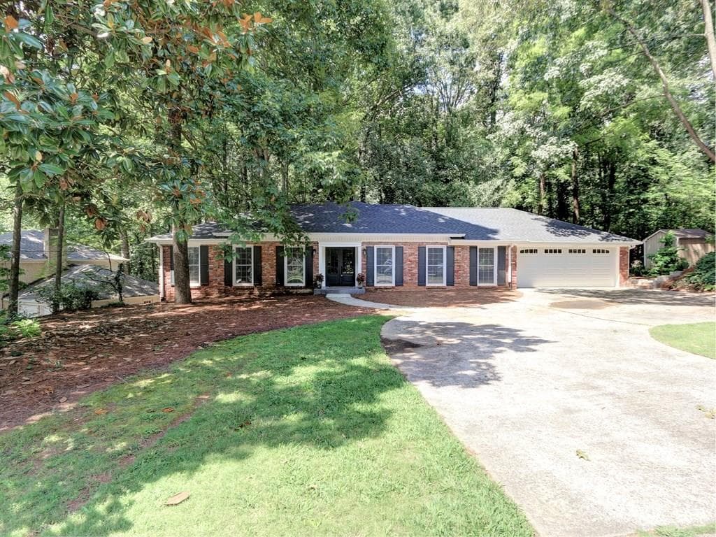 7070 Duncourtney Drive, Sandy Springs, GA 30328 — most recent listing photo