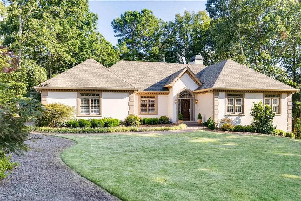 4 bedroom, 4,172 sq ft single family residence sold at 2535 Whisper Wind Court, Roswell, GA 30076