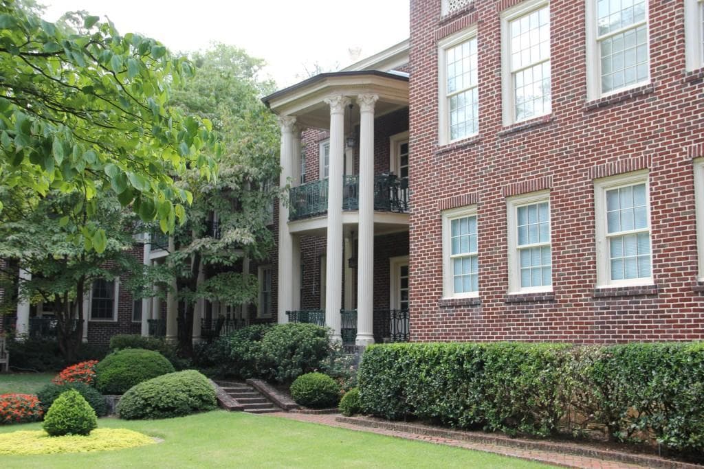 2 bedroom, 1,047 sq ft condominium sold at 1017 St Charles Avenue B, Atlanta, GA 30306