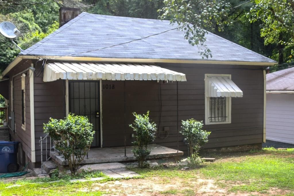 3 bedroom, 1,162 sq ft single family residence sold at 1018 Westmont Road, Atlanta, GA 30311