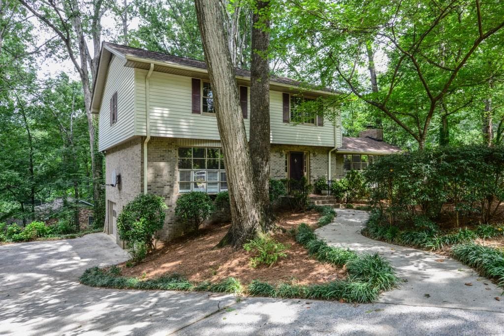 2935 Brookside Court, Marietta, GA 30067 — most recent listing photo