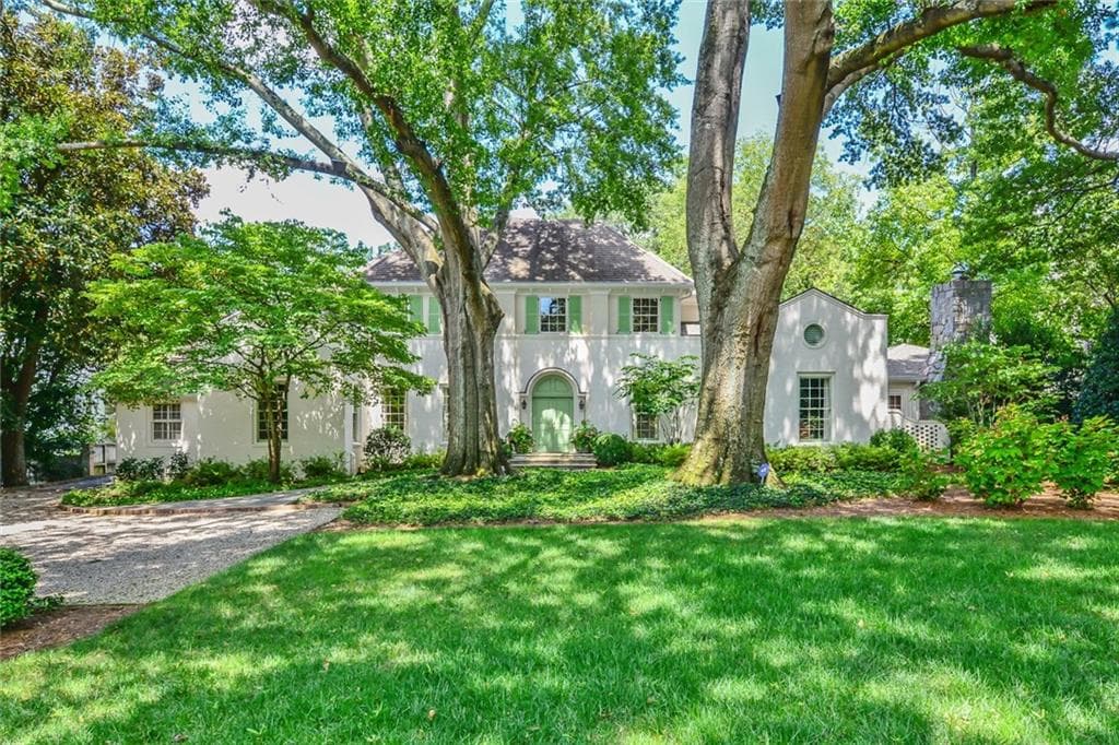 4 bedroom, 5,484 sq ft single family residence sold at 3765 Club Drive, Atlanta, GA 30319