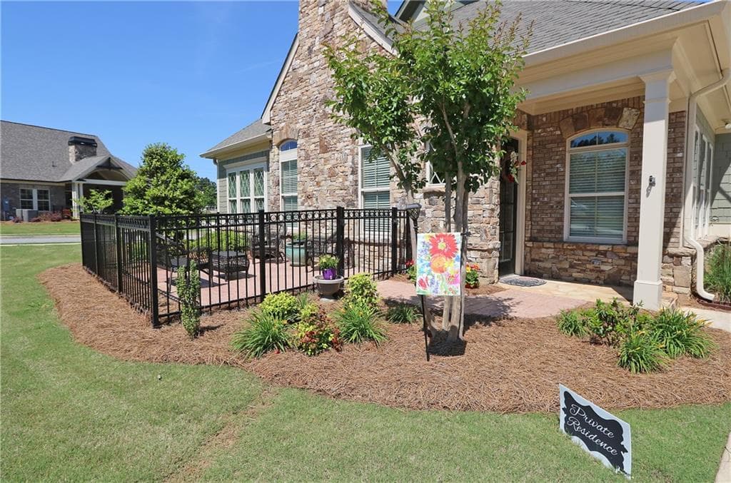 3 bedroom, 2,198 sq ft townhouse sold at 59 Cedarcrest Village Court, Acworth, GA 30101