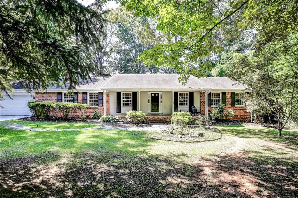 3 bedroom, 2,362 sq ft single family residence sold at 3287 Briarcliff Road, Atlanta, GA 30345