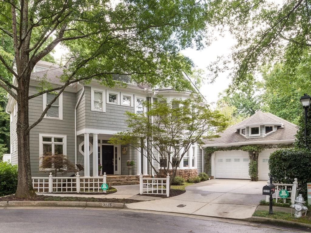 5 bedroom, 3,282 sq ft single family residence sold at 3225 Weston Place, Atlanta, GA 30327