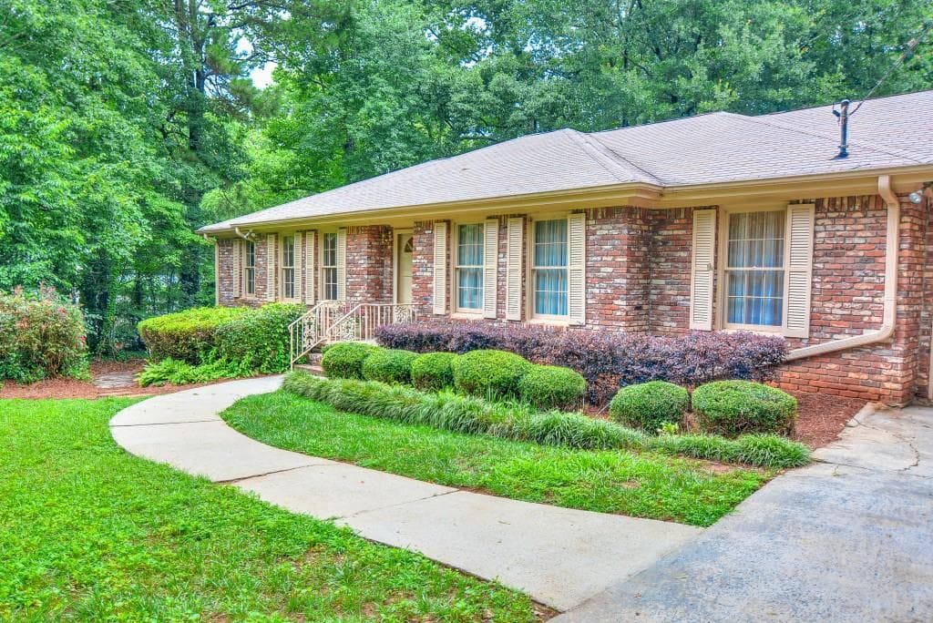 4961 Lakeside Drive, Dunwoody, GA 30360 — most recent listing photo