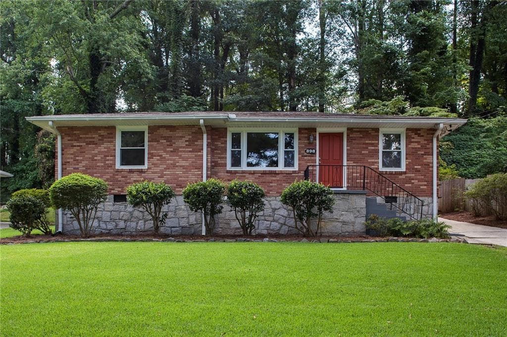 898 Scott Circle, Decatur, GA 30033 — most recent listing photo