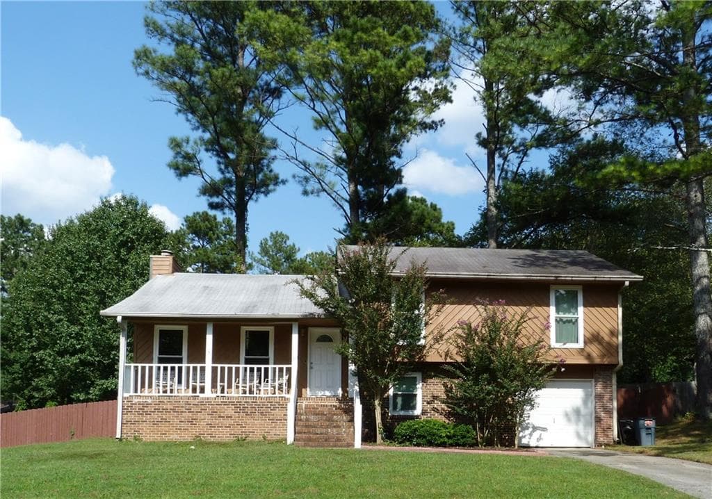 200 Parkmont Court, Roswell, GA 30076 — most recent listing photo