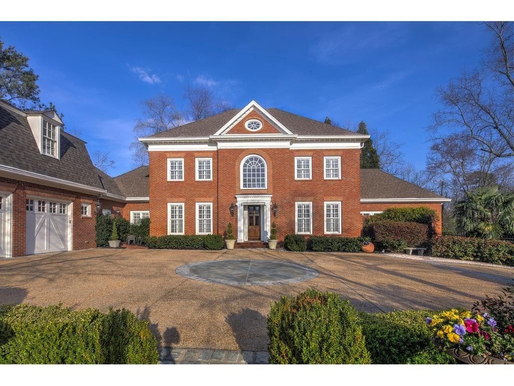 6 bedroom single family residence sold at 140 E Chambord Drive, Atlanta, GA 30327