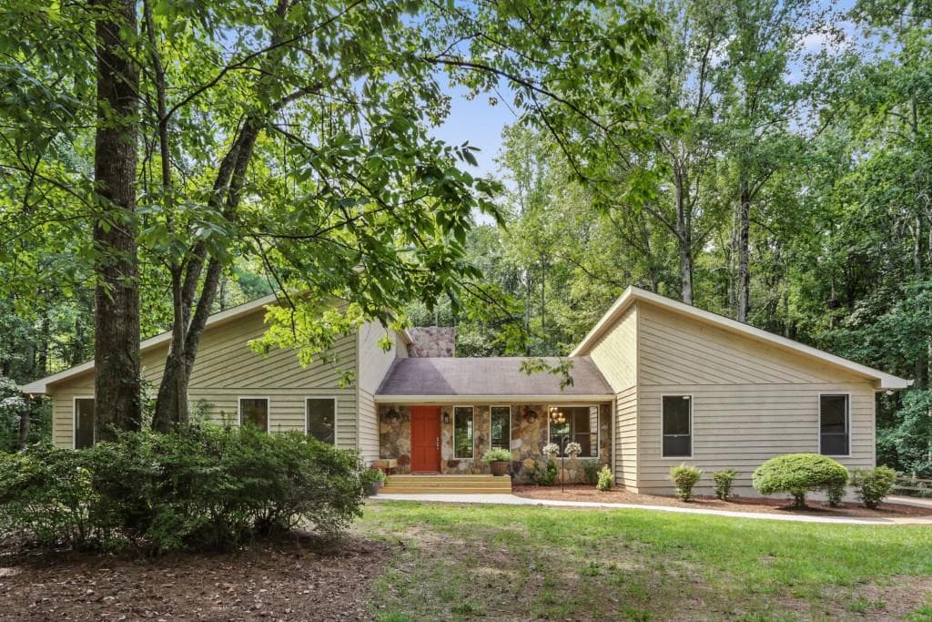 4 bedroom, 1,955 sq ft single family residence sold at 91 Lambets Way, Alpharetta, GA 30005