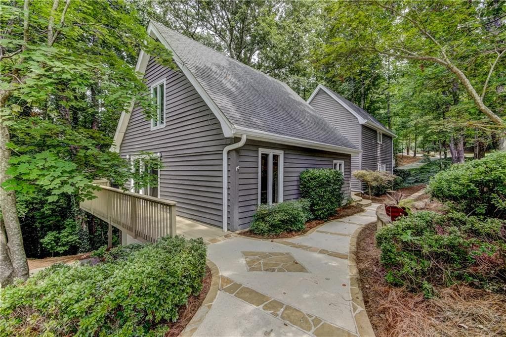 5 bedroom, 3,459 sq ft single family residence sold at 335 River Knoll Drive, Atlanta, GA 30328