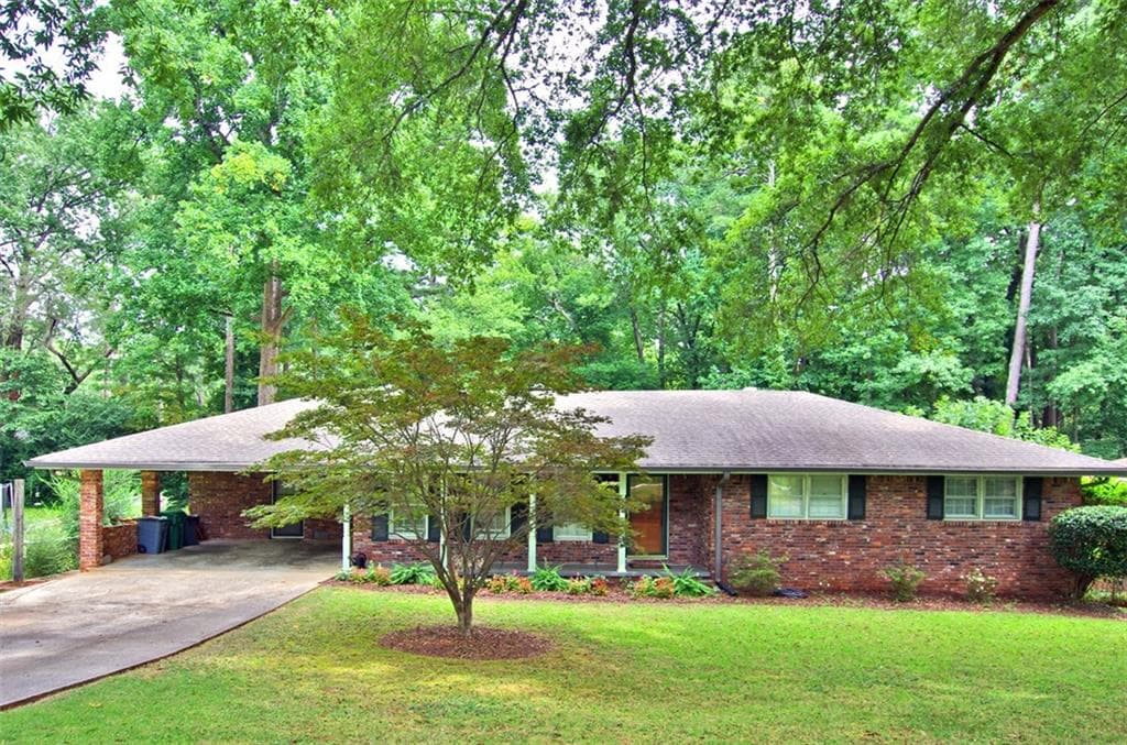 3 bedroom single family residence sold at 1445 Linkwood Lane, Decatur, GA 30033