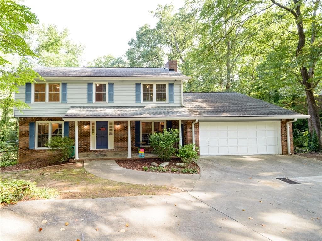 4 bedroom, 3,566 sq ft single family residence sold at 3926 Thornridge Way, Atlanta, GA 30340