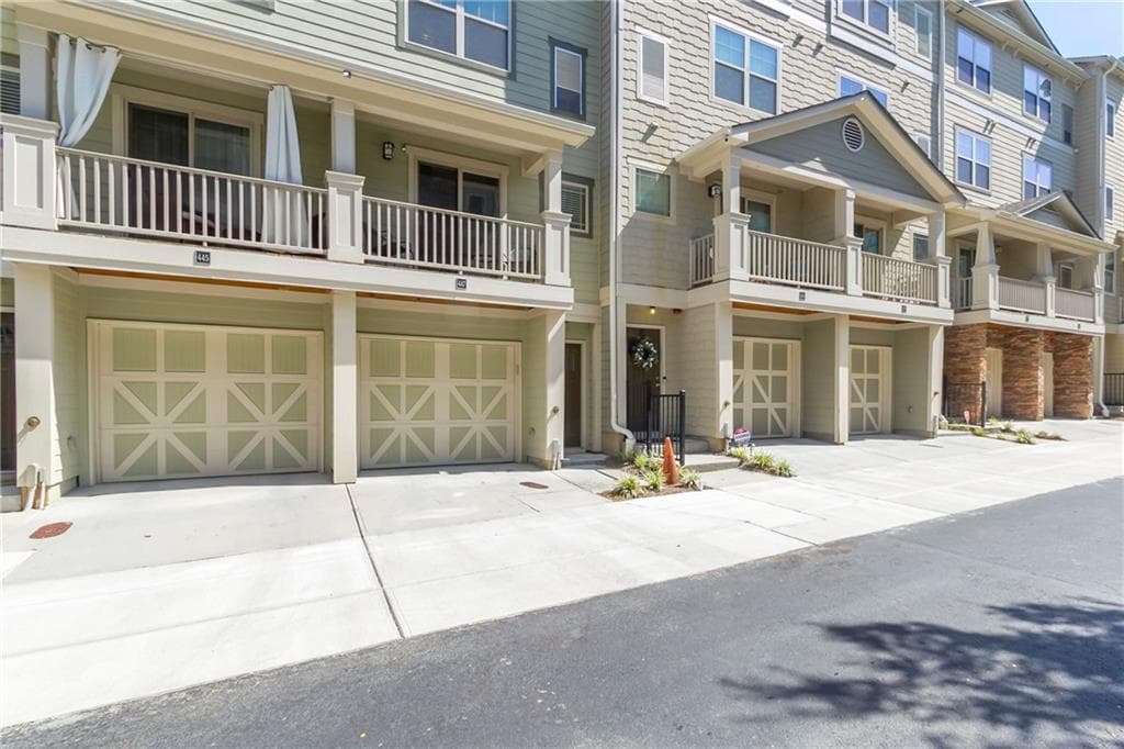 2 bedroom, 1,281 sq ft townhouse sold at 215 Semel Drive 447, Atlanta, GA 30309