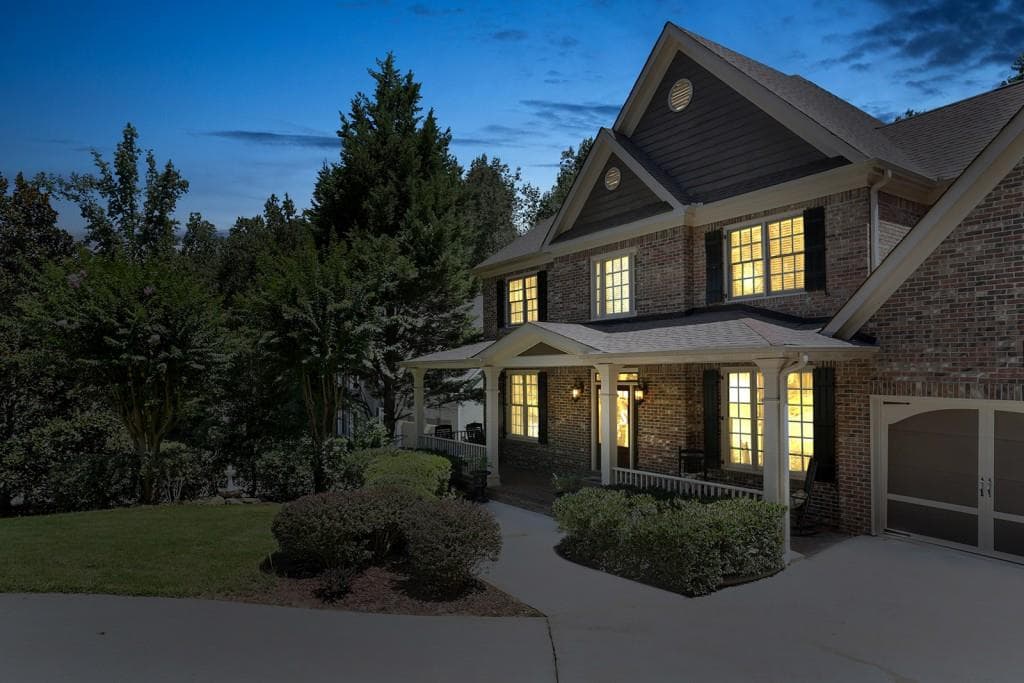 5 bedroom, 5,215 sq ft single family residence sold at 1305 Benbrooke Lane, Acworth, GA 30101