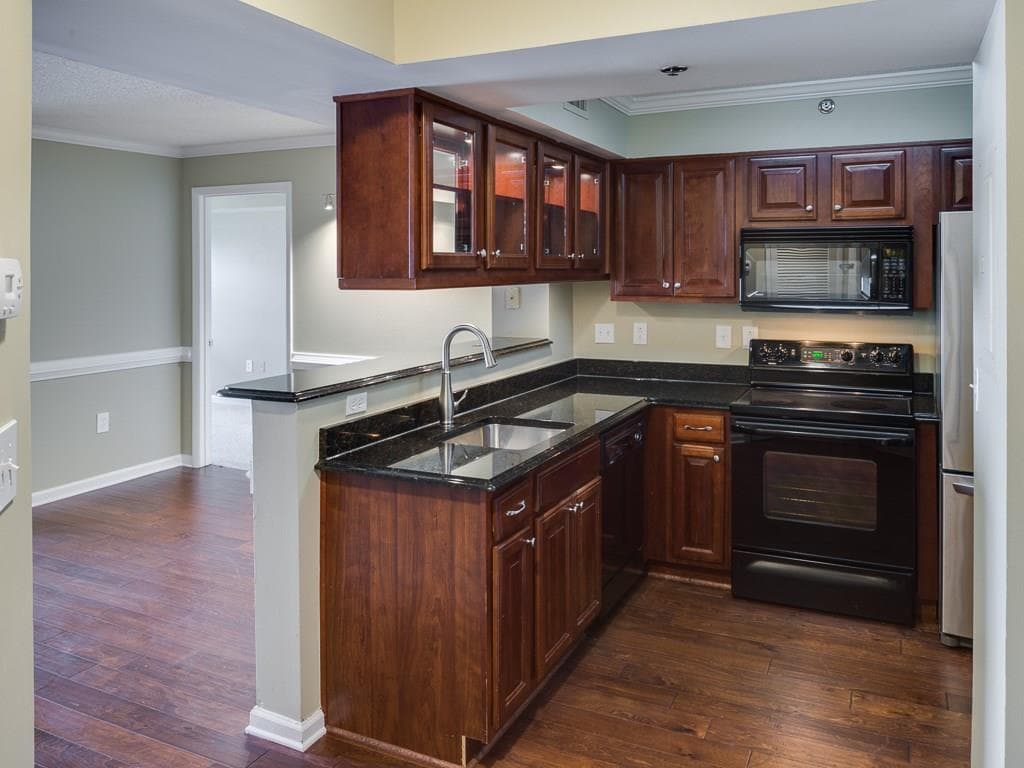 2 bedroom, 1,109 sq ft condominium sold at 795 Hammond Drive 313, Atlanta, GA 30328